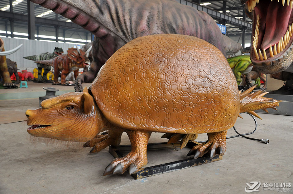 仿真動物擺件結(jié)合餐廳裝飾